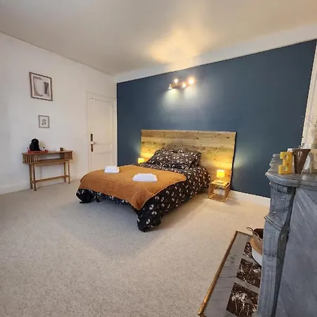 Dans Maison De Maitre *